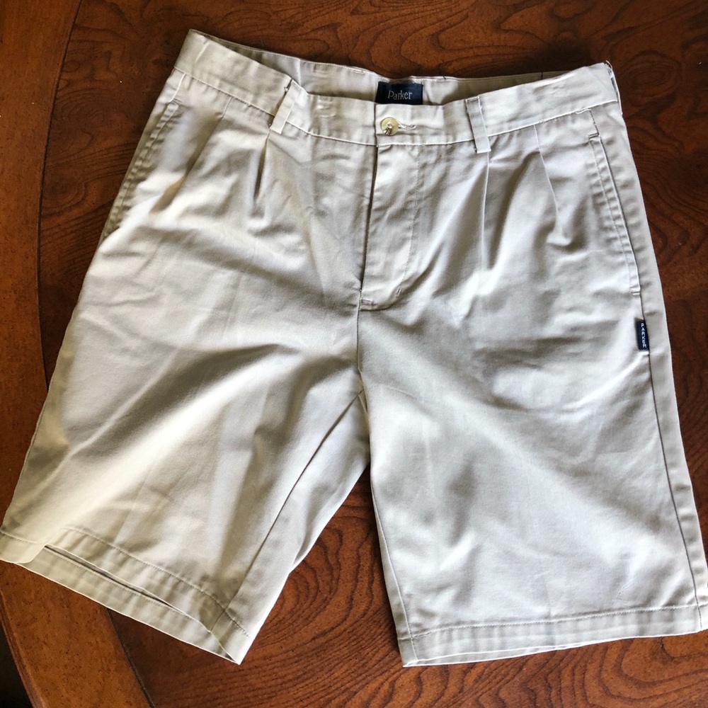 Khaki shorts, size 31H